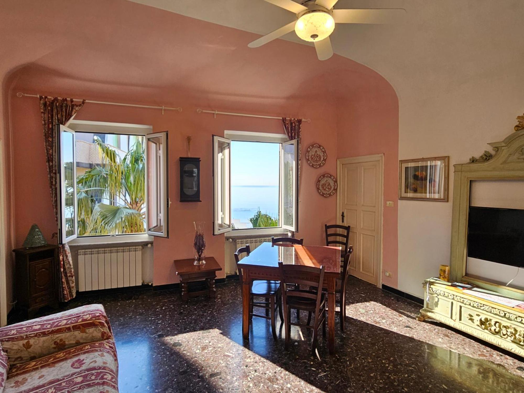 Апартаменты Le Finestre Sul Mare Альбиссола-Марина Экстерьер фото